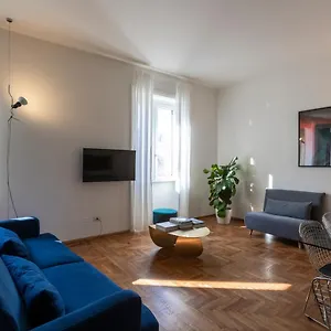 Apartment Duomo Big, Milan