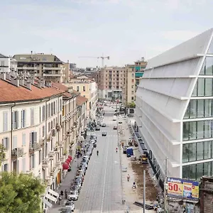 Apartment Lovely In The Heart Of, Milan